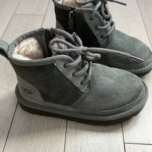 Little boys gray uggs size 11